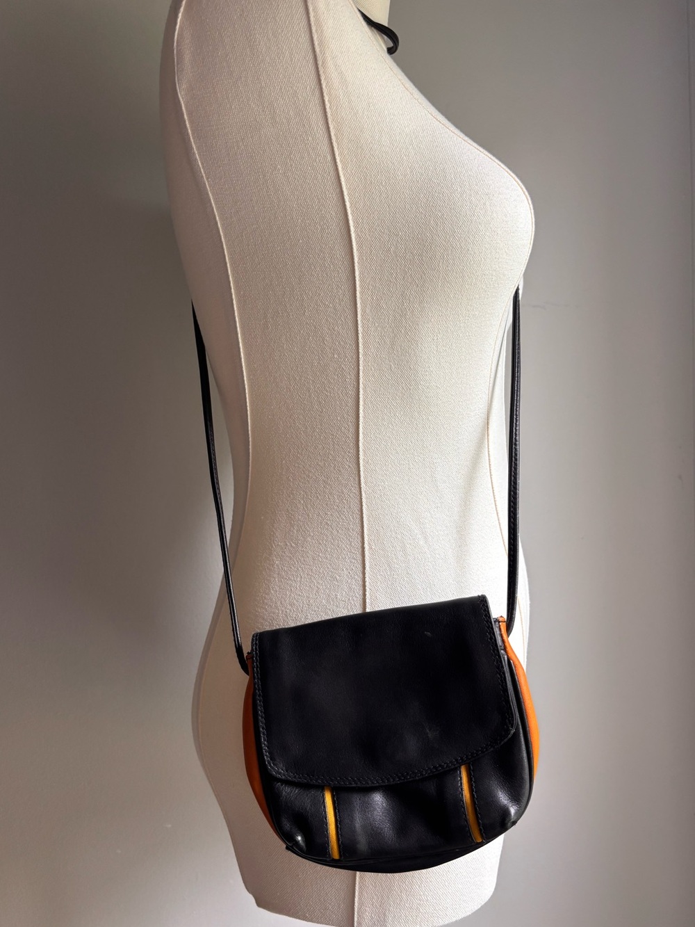 Black leather crossbody messenger pouch